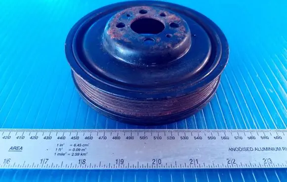 Volkswagen Crafter Crankshaft pulley 038105243M