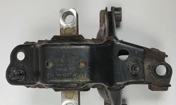 Skoda Fabia Mk1 (6Y) Engine mount vacuum valve 6Q0199555AR