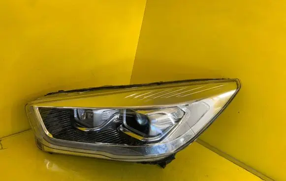 Ford Kuga II Headlight/headlamp GV4113035GA