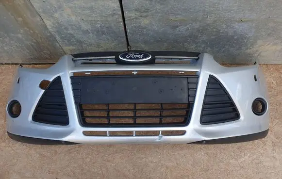 Ford Focus Front bumper BM5117757A