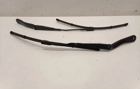 Mini Cooper Countryman F60 Front wiper blade arm 7428078 7428077
