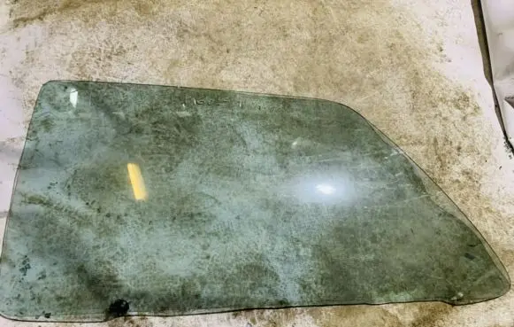 Volkswagen Golf II Rear side window