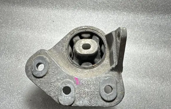 Audi A8 S8 D3 4E Rear differential mounting bracket 4E0599133C