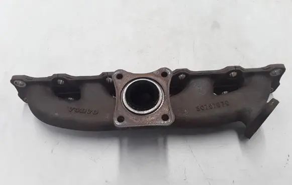 Volvo C70 Exhaust manifold