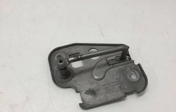 Volkswagen Golf VIII Engine bonnet/hood lock/latch loop/hook 5H0823186C