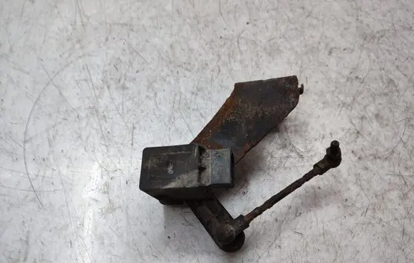 Headlight/headlamp level sensor