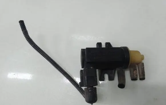 Volkswagen Caddy Turbo solenoid valve 1K0906627A