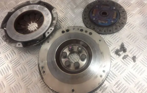 Mitsubishi Space Star Clutch set kit 2304A041