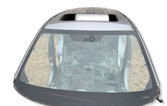 Mitsubishi Outlander Front windscreen/windshield window
