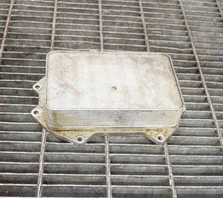 Audi Q5 SQ5 Engine oil radiator 