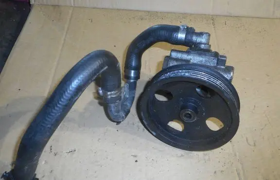 Alfa Romeo 159 Power steering pump 00505004240