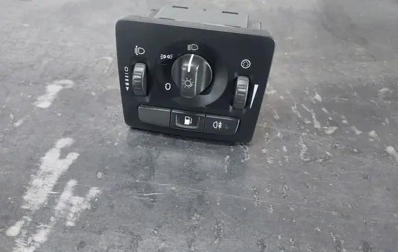 Volvo V50 Light switch 30669734