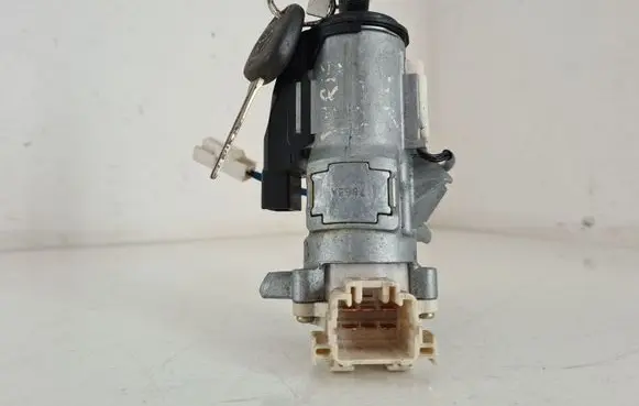 Toyota Yaris Ignition lock 45020521