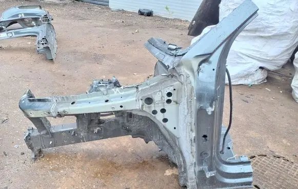 Audi Q8 Front quarter panel 4M0805151