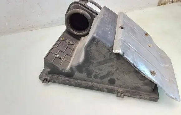 Audi A6 S6 C4 4A Air filter box cover 4A0129607J
