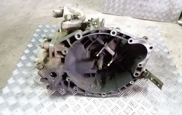 Manual 5 speed gearbox