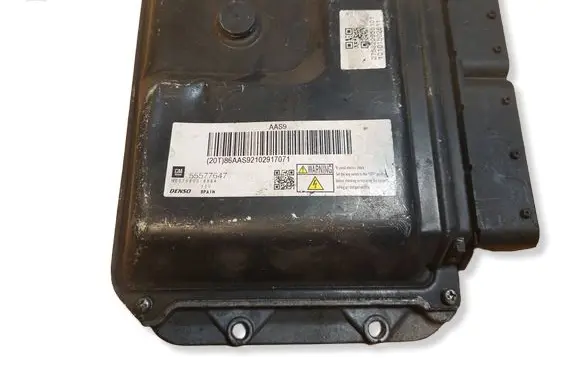 Opel Astra J Engine control unit/module ECU 55577647 MB2758008884