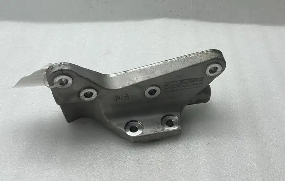 Hyundai Kona I Gearbox mounting bracket 