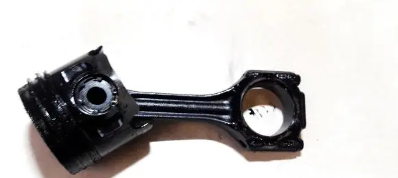 Volkswagen PASSAT B4 Piston with connecting rod 028H