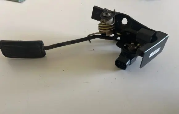 Toyota Camry Accelerator throttle pedal 7801052010 1C130041