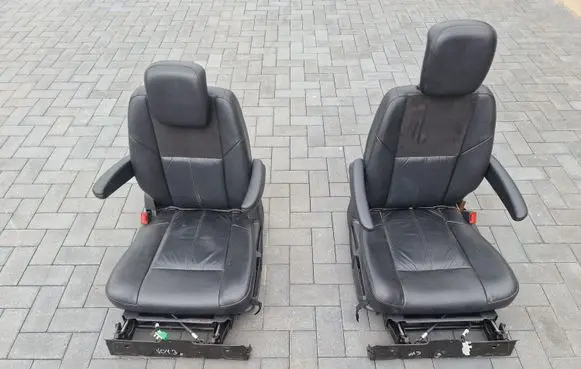 Chrysler Grand Voyager V Second row seats 491018M 39970D2 9139970D2