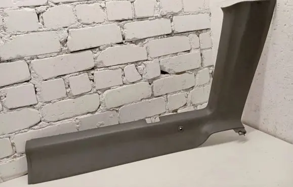 (D)pillar trim (top)