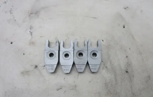 Opel Insignia B Fuel Injector clamp holder 1151577