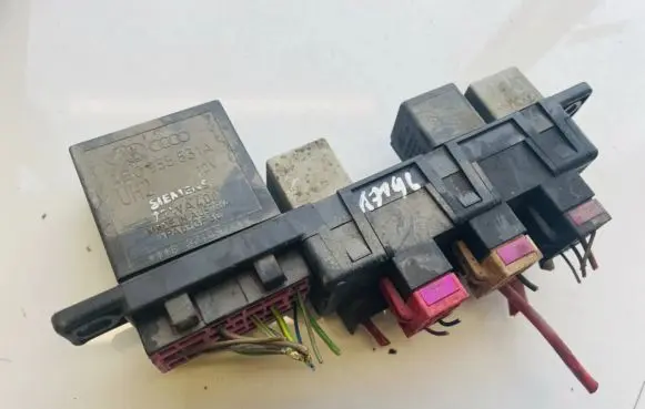 Volkswagen Golf IV Fuse box set 8l0941822 896081000