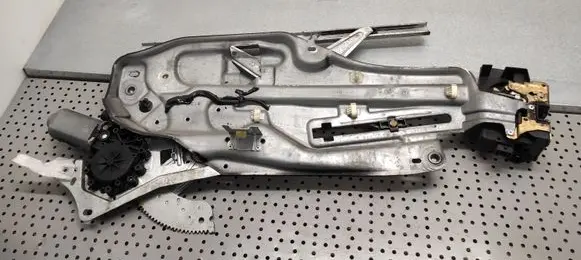 Renault Laguna I Front door window regulator with motor 7350 0923