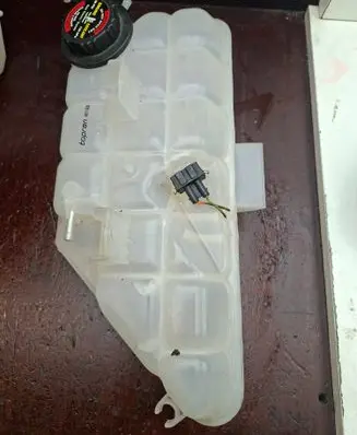 Mercedes-Benz ML W163 Coolant expansion tank/reservoir 401529