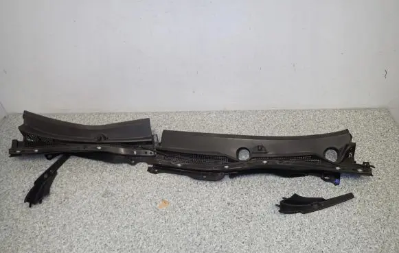 Mazda 2 Wiper trim