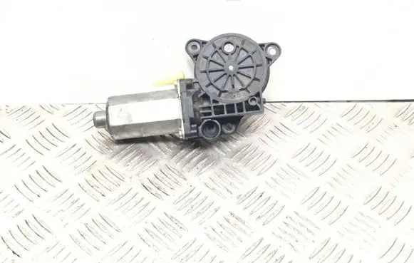Ford Fusion Front door window regulator motor 0130821938