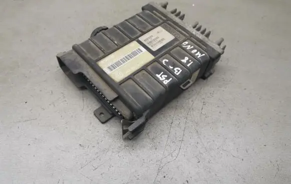 Volkswagen PASSAT B3 Engine control unit/module 0261200261 443907311B