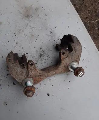 Volkswagen Transporter - Caravelle T5 Front Brake Caliper Pad/Carrier 