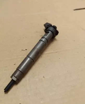 Mercedes-Benz E W211 Fuel injector A6290700287