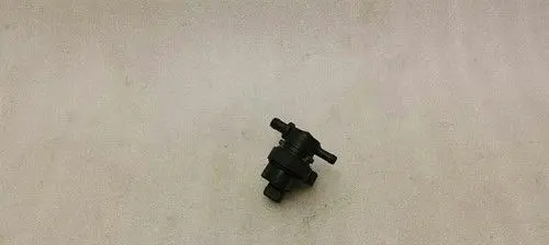Mercedes-Benz S W221 Engine mount vacuum valve A0004708893