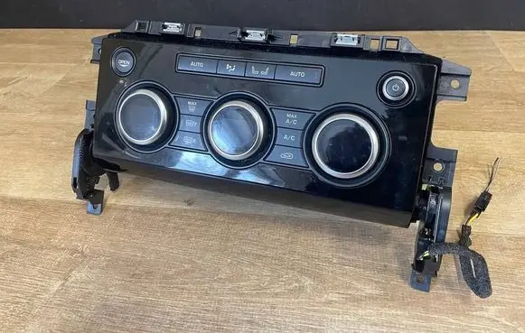 Land Rover Discovery 5 Climate control unit HY3204268A 105879914C