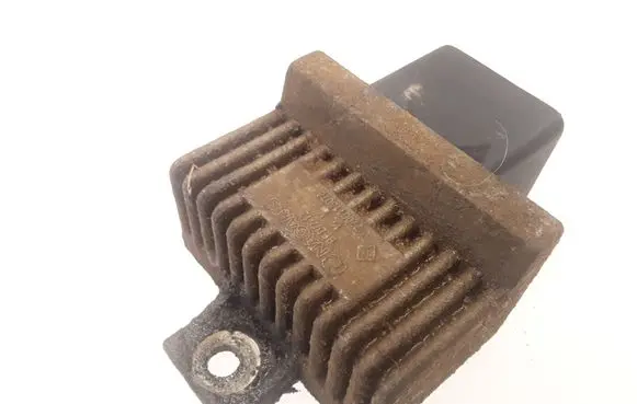 Renault Megane II Glow plug pre-heat relay 7700115078