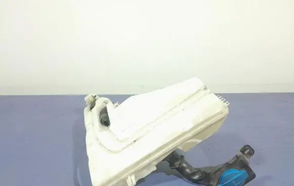 Audi Q7 4L Windshield washer fluid reservoir/tank 4M0955453G