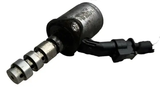 Skoda Fabia Mk2 (5J) Camshaft vanos timing valve 04L906455A