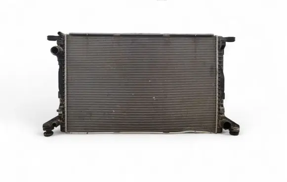 Audi Q7 4M Coolant radiator 8W0121251AB