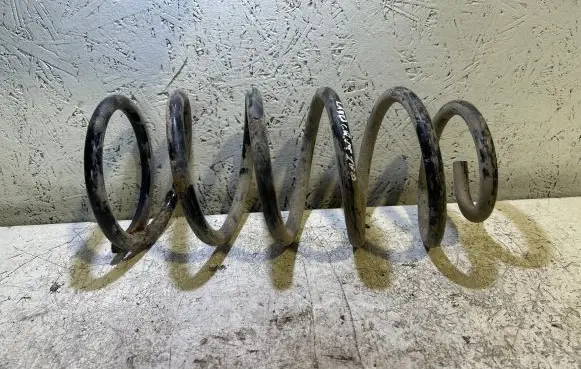 Toyota Land Cruiser (J120) Rear coil spring