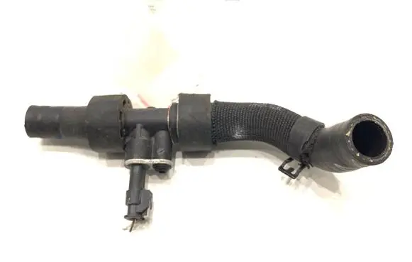 Engine coolant pipe/hose