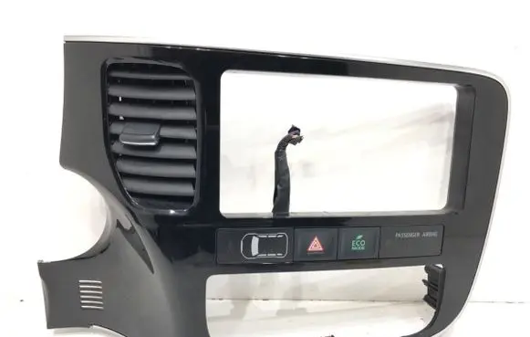 Mitsubishi Outlander Dashboard trim 8002B409