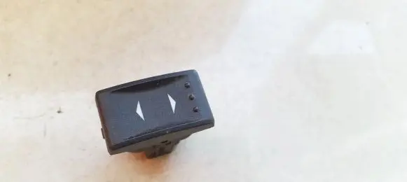 Ford Mondeo Mk III Electric window control switch 1s7114529ab 03163201