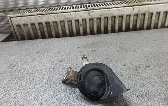 BMW 5 E39 Horn signal E9011157