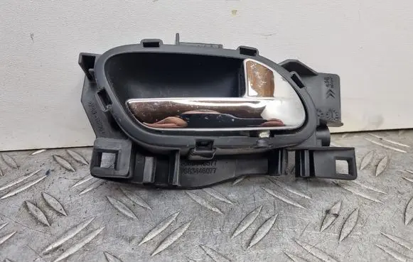 Front door interior handle