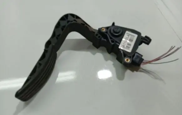 Renault Megane III Accelerator throttle pedal 180100009R