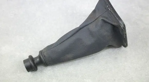 Toyota Yaris Gear lever shifter trim leather/knob 588420D130 335300DD7