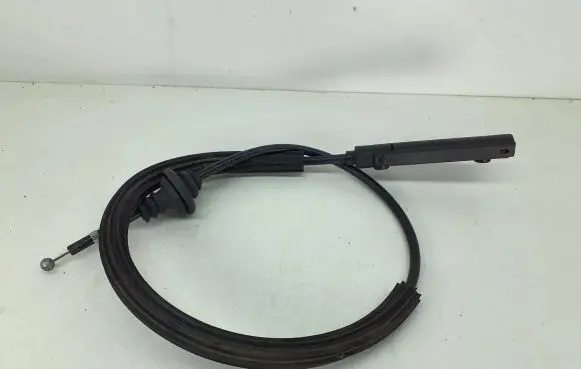 Engine bonnet/hood lock release cable